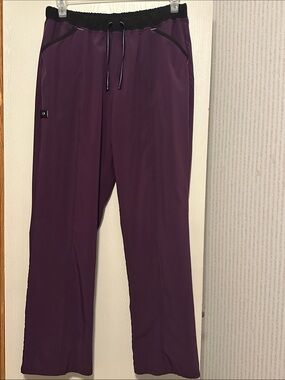 Set Women’s Drawstring scrubs